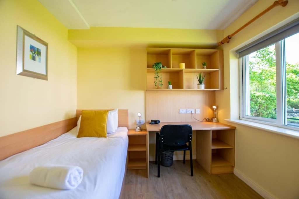 106 - The Townhouse By Shortstays Galway Exteriör bild